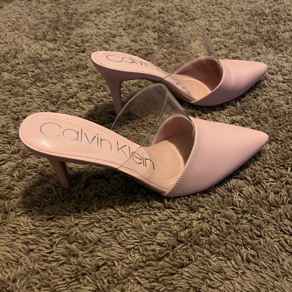 women’s calvin klein heels